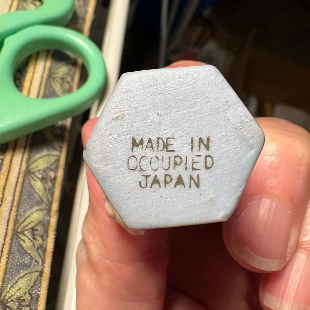 Miniature Vase Set Made in Occupied Japan Vintage Antique Roses Cute Porcelain - Picture 3 of 4